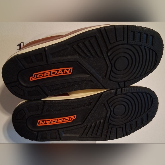 Jordan 3 Retro - Picture 4 of 6